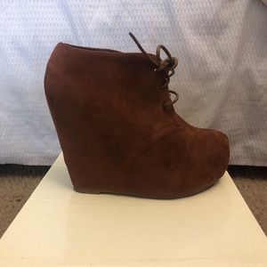 Lace-up platform wedge